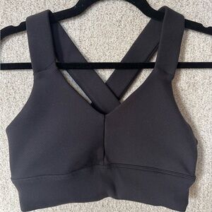 ALO Cross-Back Comfort Ribbed Black Bra. Size Medium. EUC!